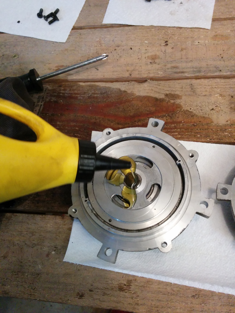 Illustration for article titled How to rebuild your cooling fan clutch